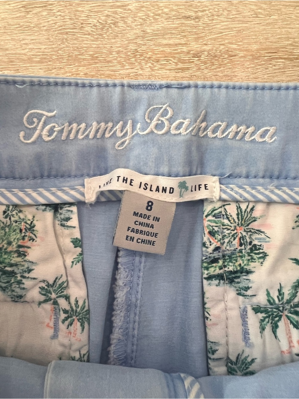 Tommy Bahama NWOT CHINO SHORTS live the island life - Picture 4 of 4